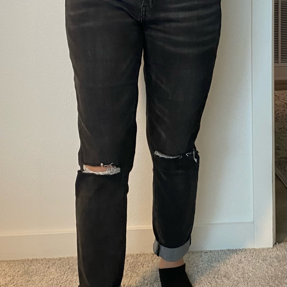Women’s Black Distressed Jeans